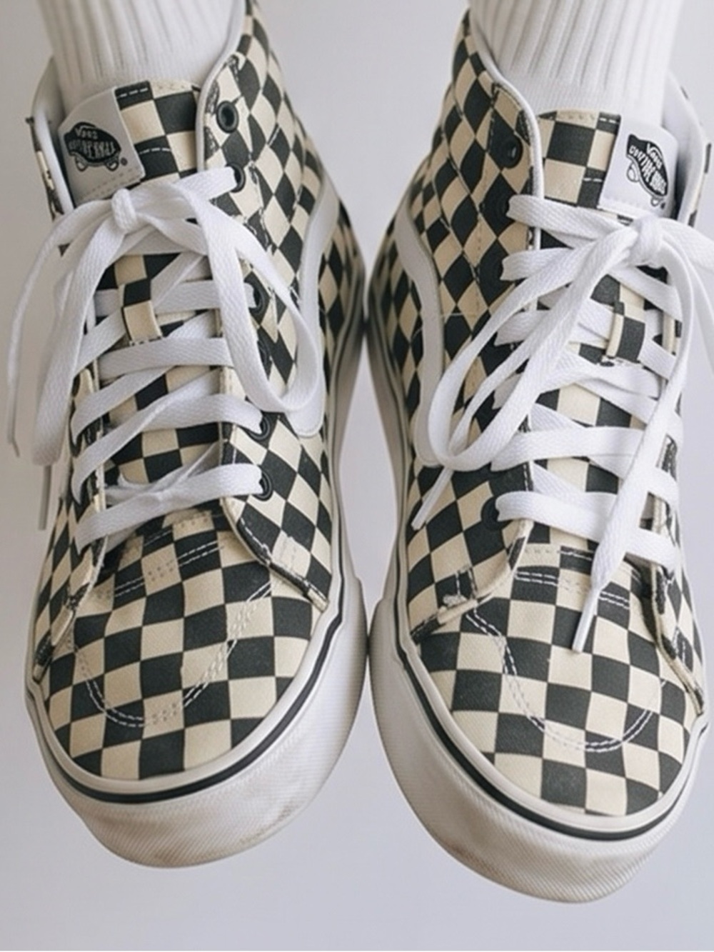 Vans Women’s Sz 8.5 Sk8-Hi Tapered Checkerboard high-top sneakers NEED CLEANING - Picture 2 of 10